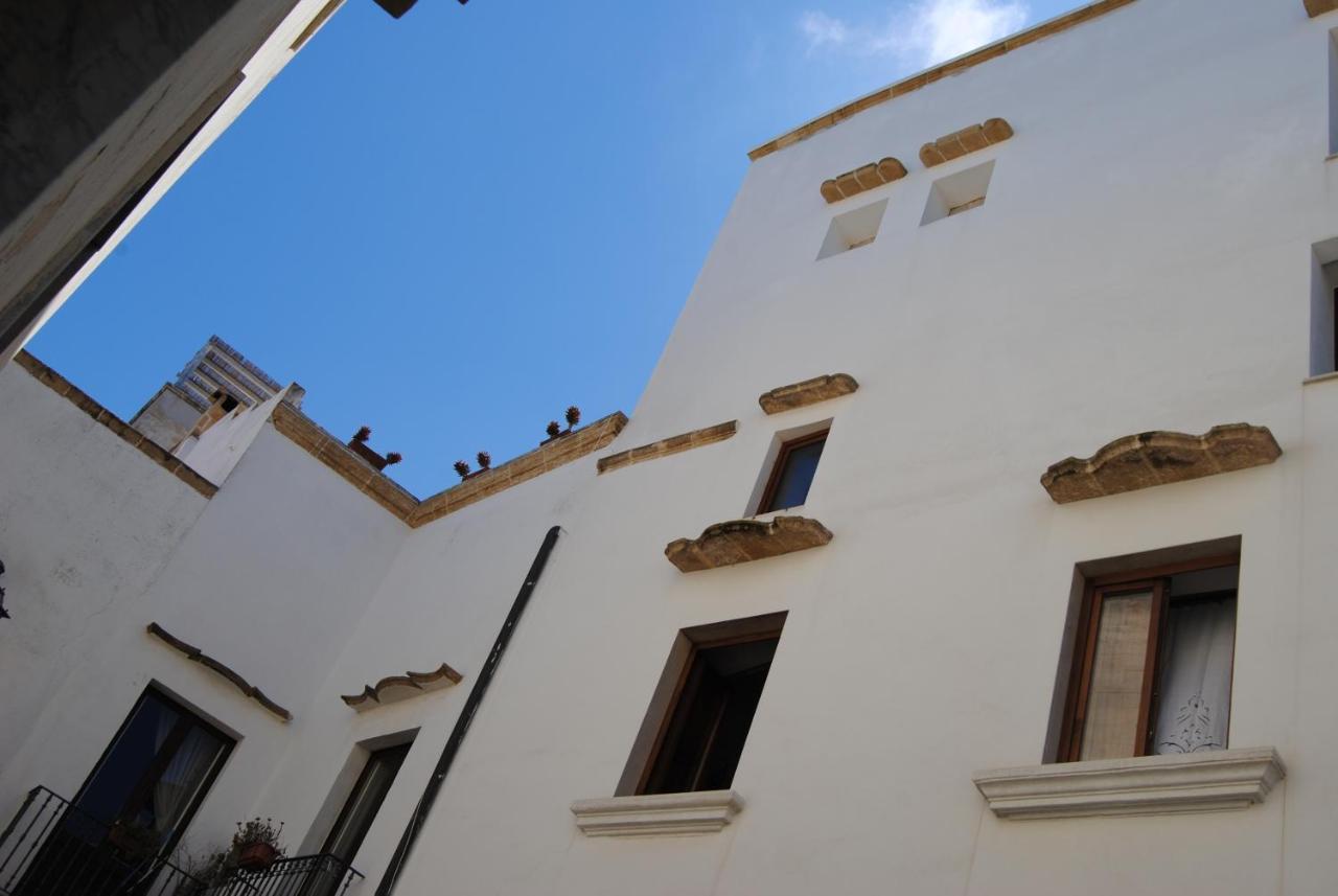 גאליפולי B & B Palazzo Maestro & Corte Maestro Rooms מראה חיצוני תמונה